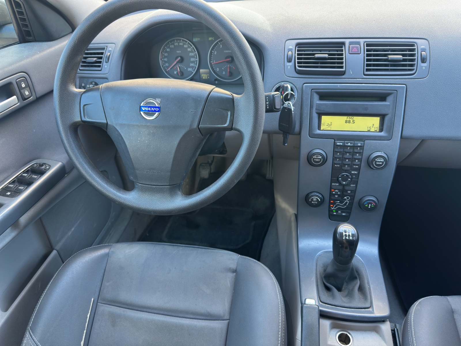 VOLVO S40 1.6 Momentum-image-11