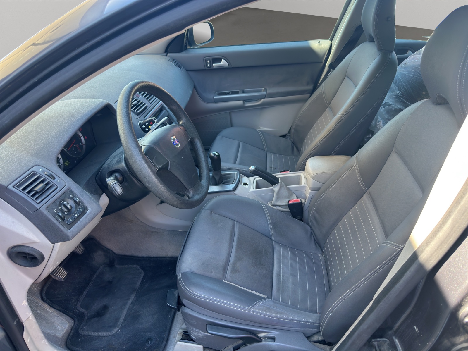 VOLVO S40 1.6 Momentum-image-8