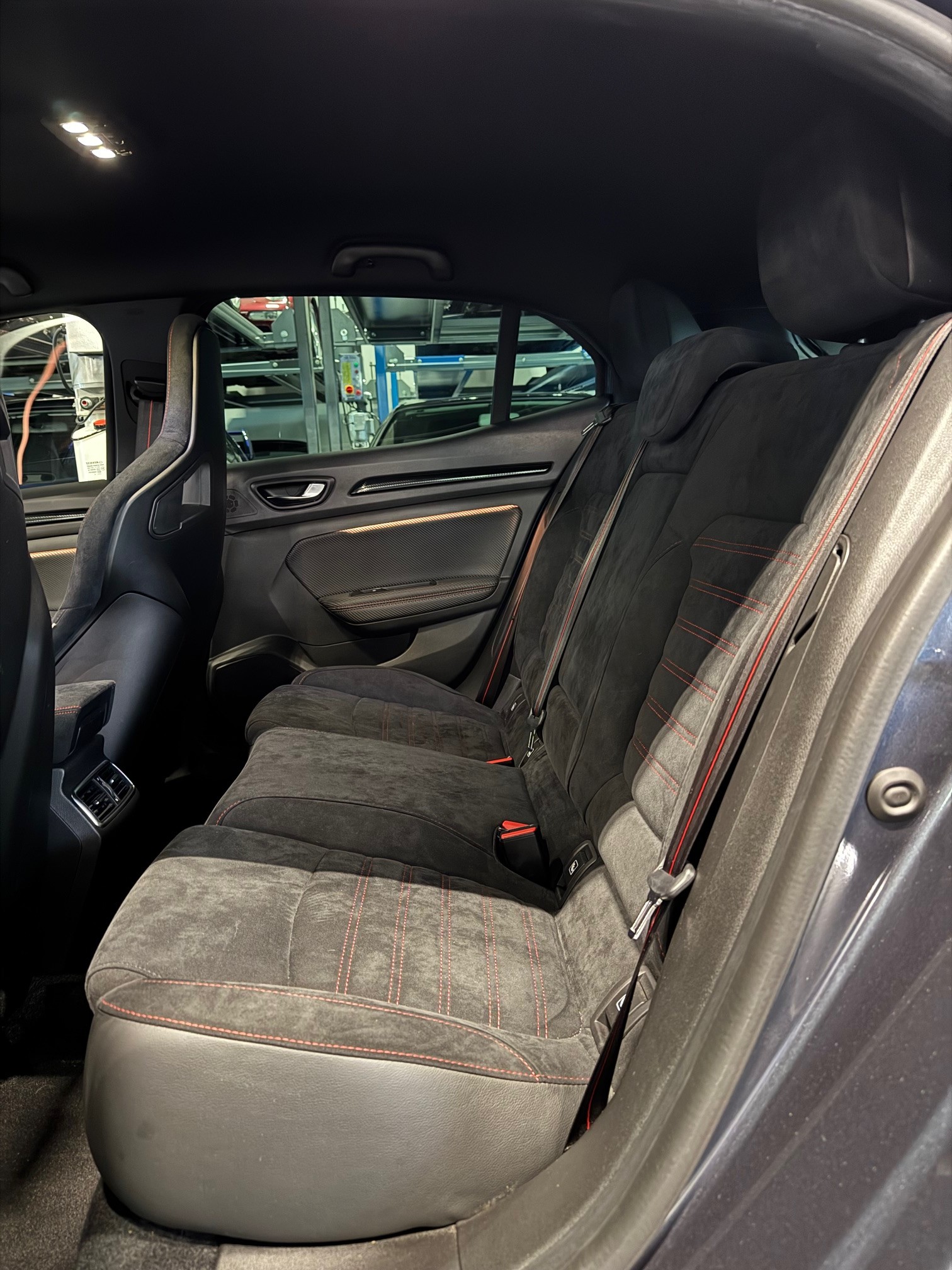 RENAULT Mégane Trophy 300 EDC *RECARO*-image-8