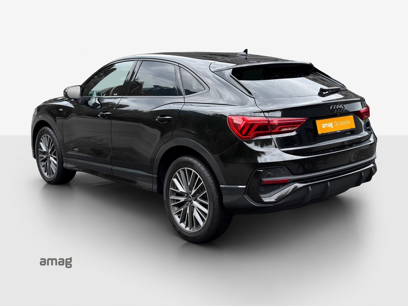 AUDI Q3 Sportback 40 TFSI S line quattro S-tronic-image-2