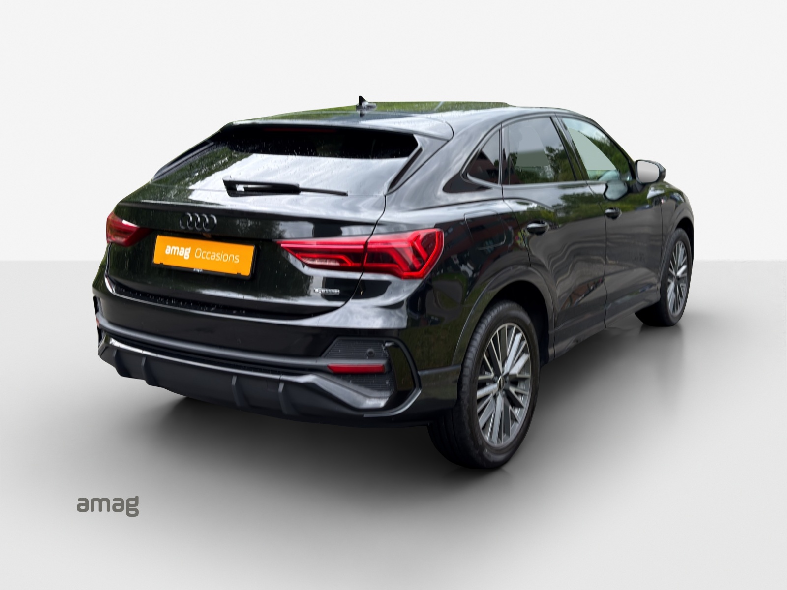 AUDI Q3 Sportback 40 TFSI S line quattro S-tronic-image-4