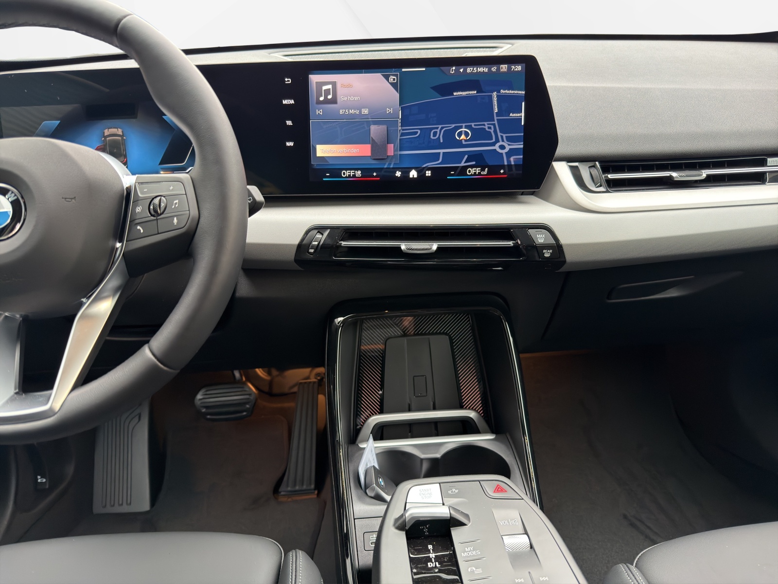 BMW X1 sDrive 18i-image-16
