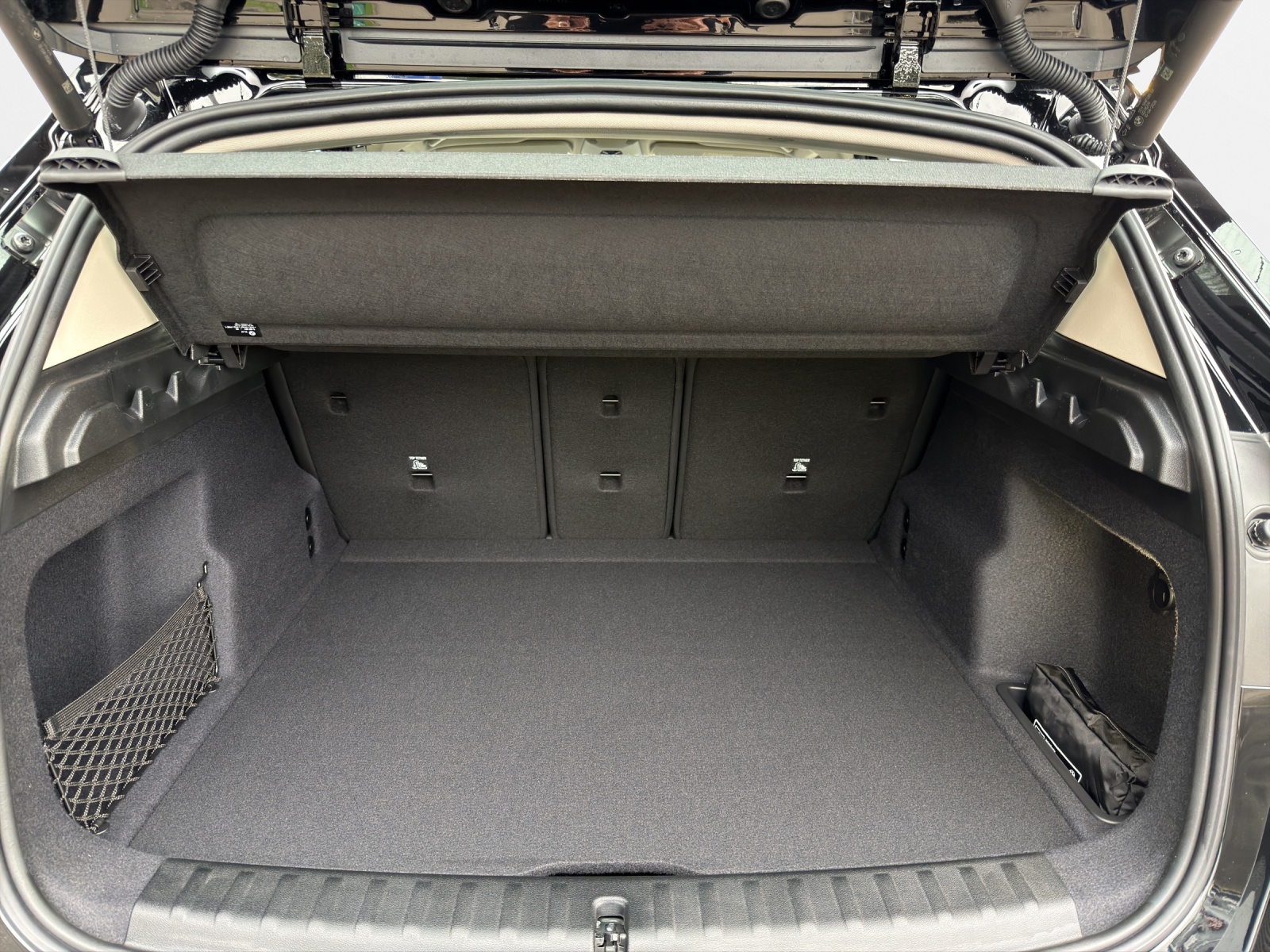 BMW X1 sDrive 18i-image-8