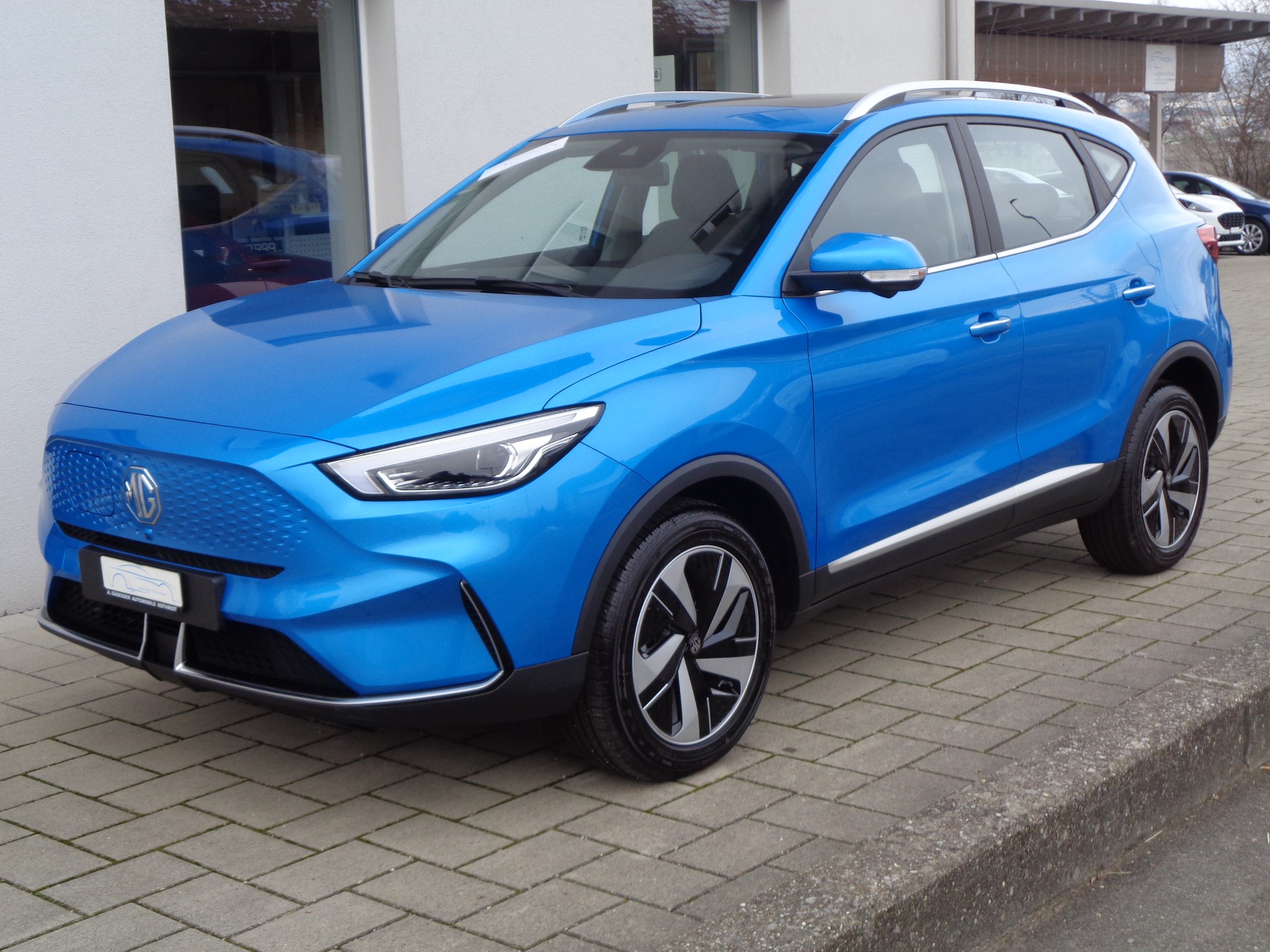 MG ZS EV 70kWh Luxury-image-5