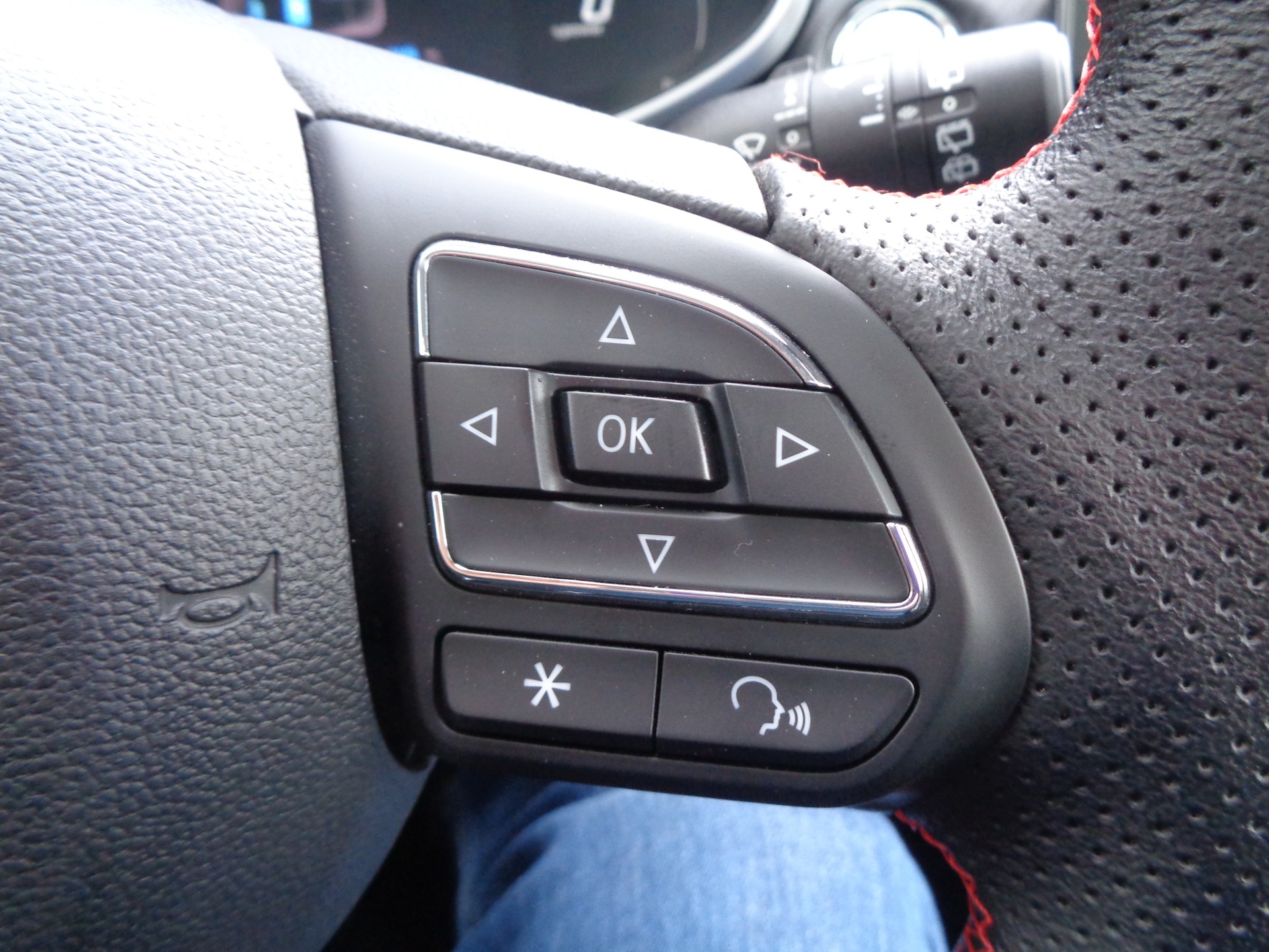MG ZS EV 70kWh Luxury-image-21