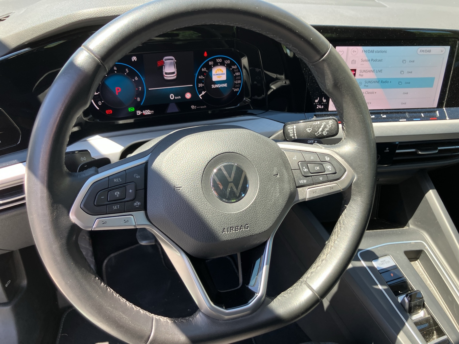 VW Golf 1.0 eTSI mHEV ACTLife DSG-image-9