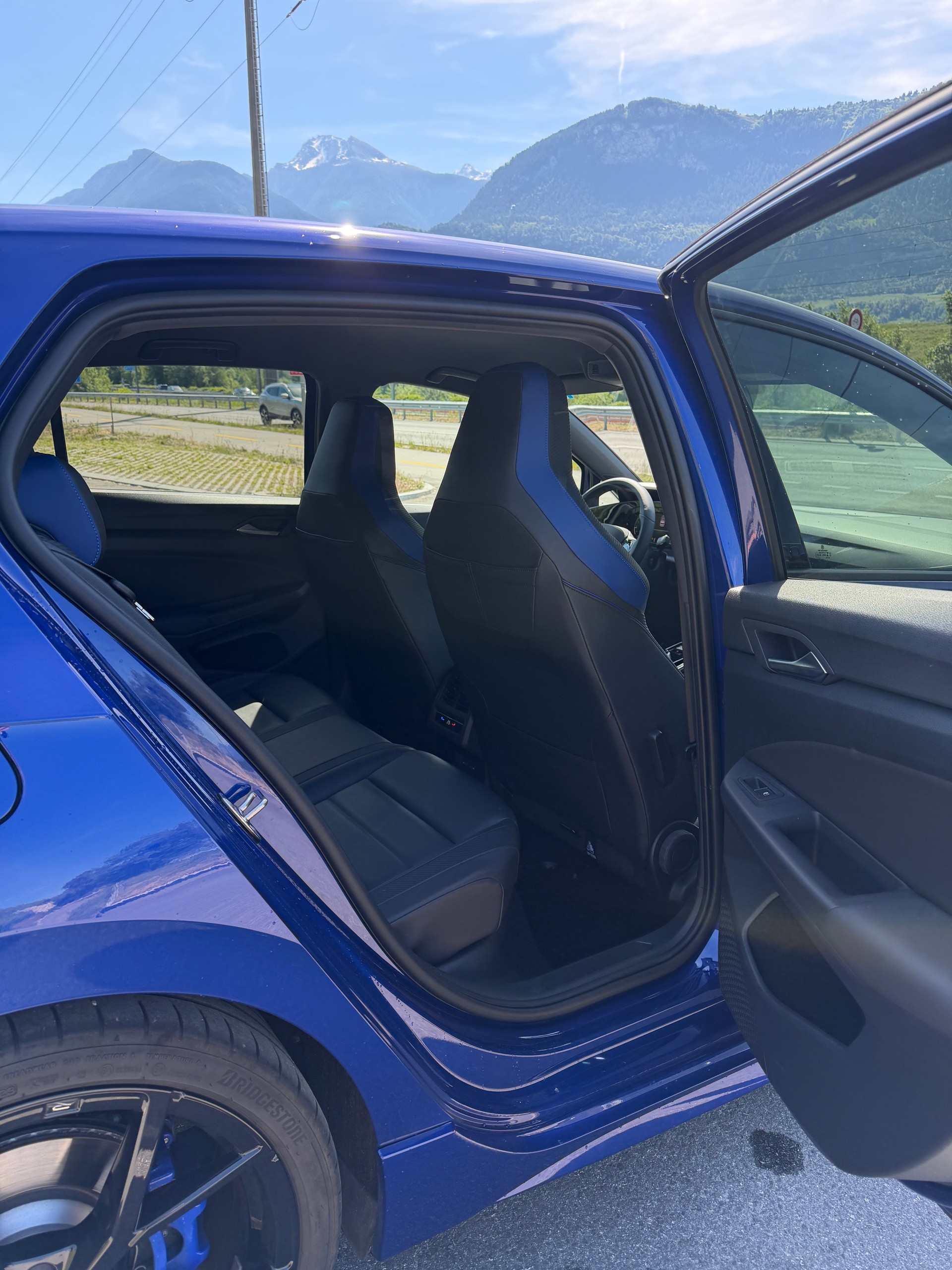 VW Golf 2.0 TSI R DSG 4Motion R 20 Years-image-12