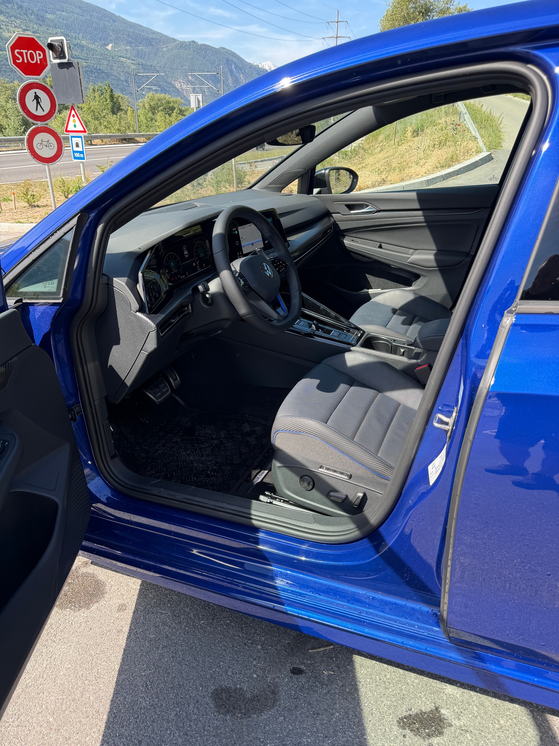VW Golf 2.0 TSI R DSG 4Motion R 20 Years-image-10