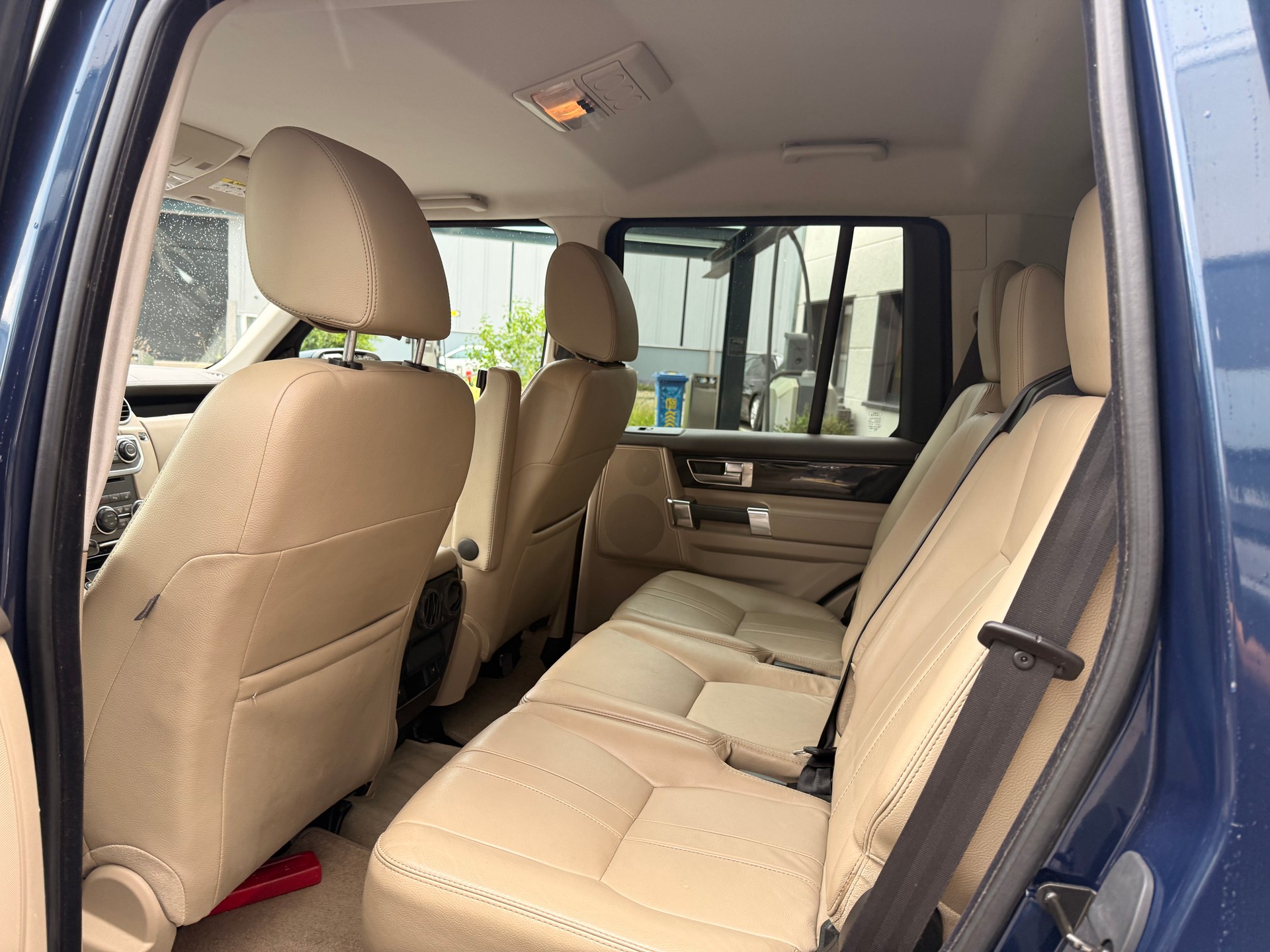 LAND ROVER Discovery 3.0 SDV6 HSE Automatic-image-11