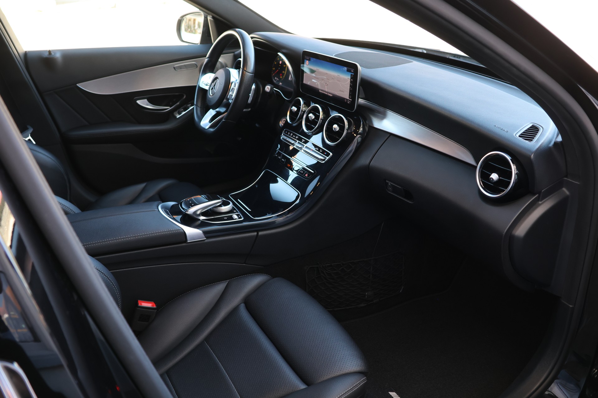 MERCEDES-BENZ C 220 d Swiss Star AMG Line 4M 9G-Tronic (CH) + 1.8T AHK-image-17