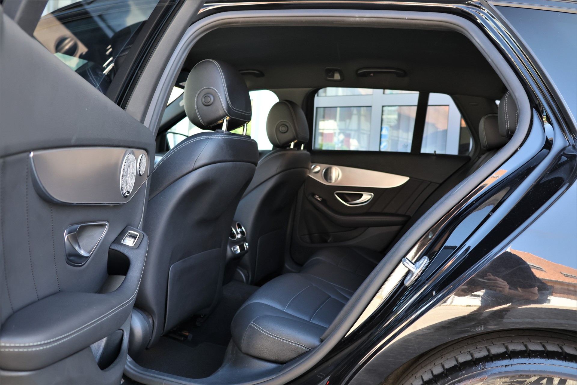 MERCEDES-BENZ C 220 d Swiss Star AMG Line 4M 9G-Tronic (CH) + 1.8T AHK-image-12