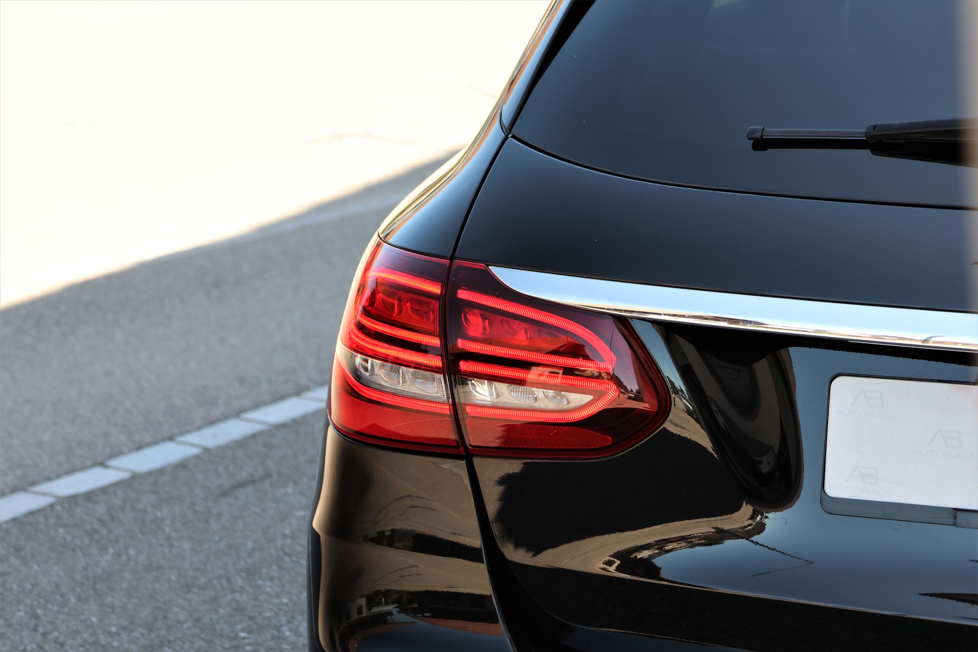 MERCEDES-BENZ C 220 d Swiss Star AMG Line 4M 9G-Tronic (CH) + 1.8T AHK-image-5