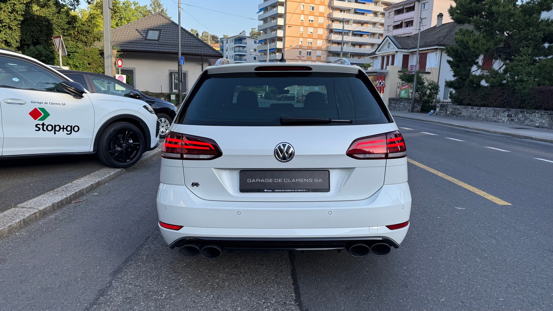 VW Golf Variant 2.0 TSI R 4Motion DSG-image-2