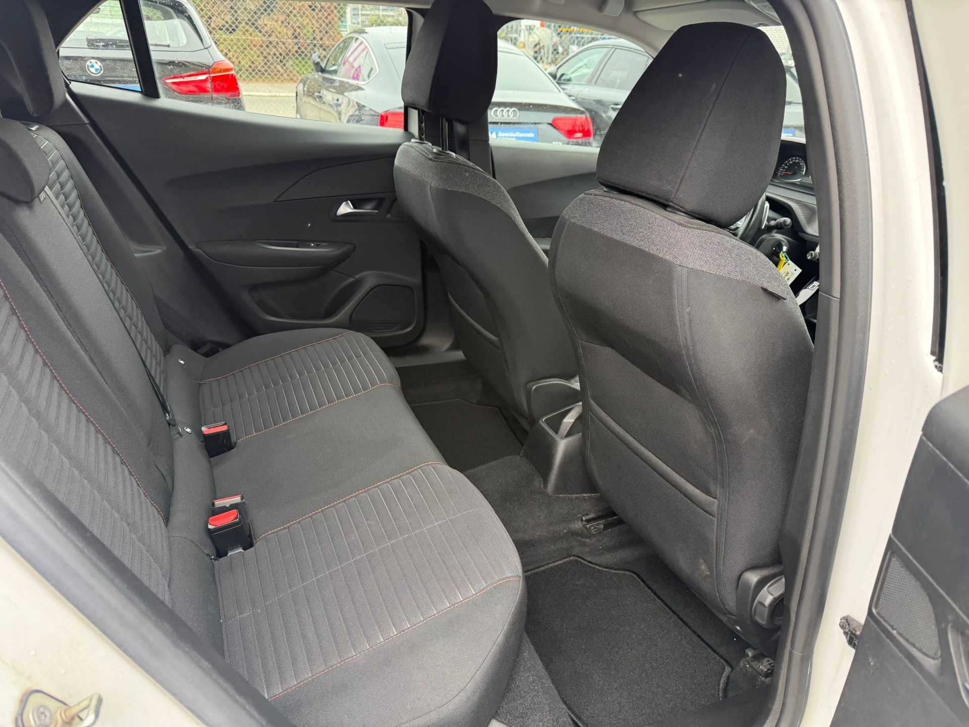 PEUGEOT 2008 1.5 BlueHDi Allure Pack EAT8-image-12