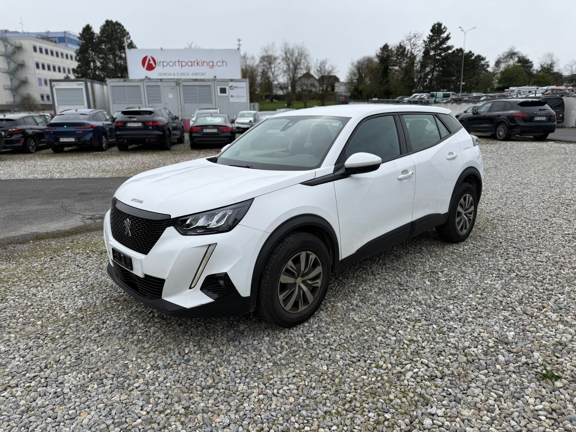 PEUGEOT 2008 1.5 BlueHDi Allure Pack EAT8-image-1
