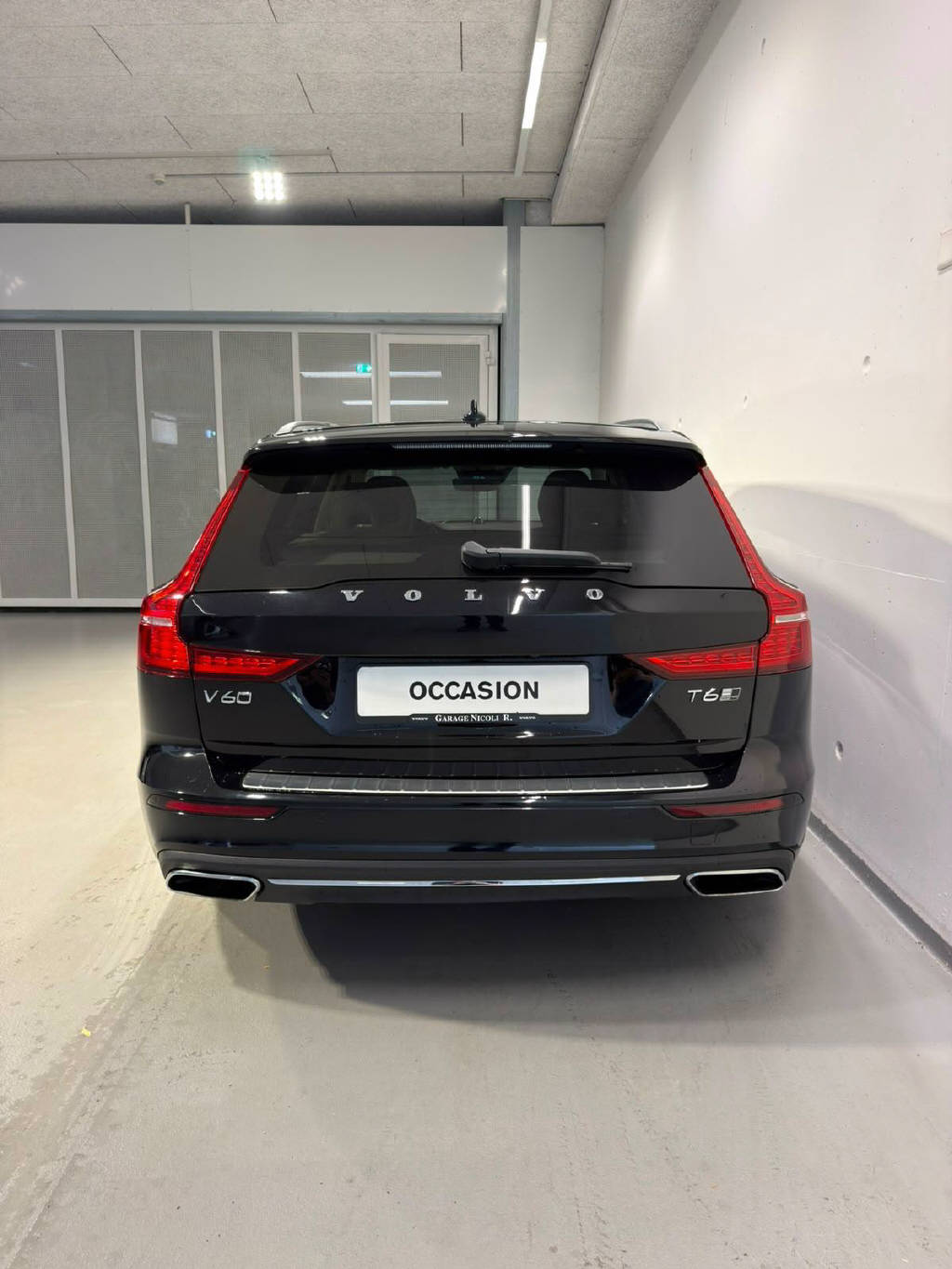 VOLVO V60 2.0 T6 Inscription AWD-image-4