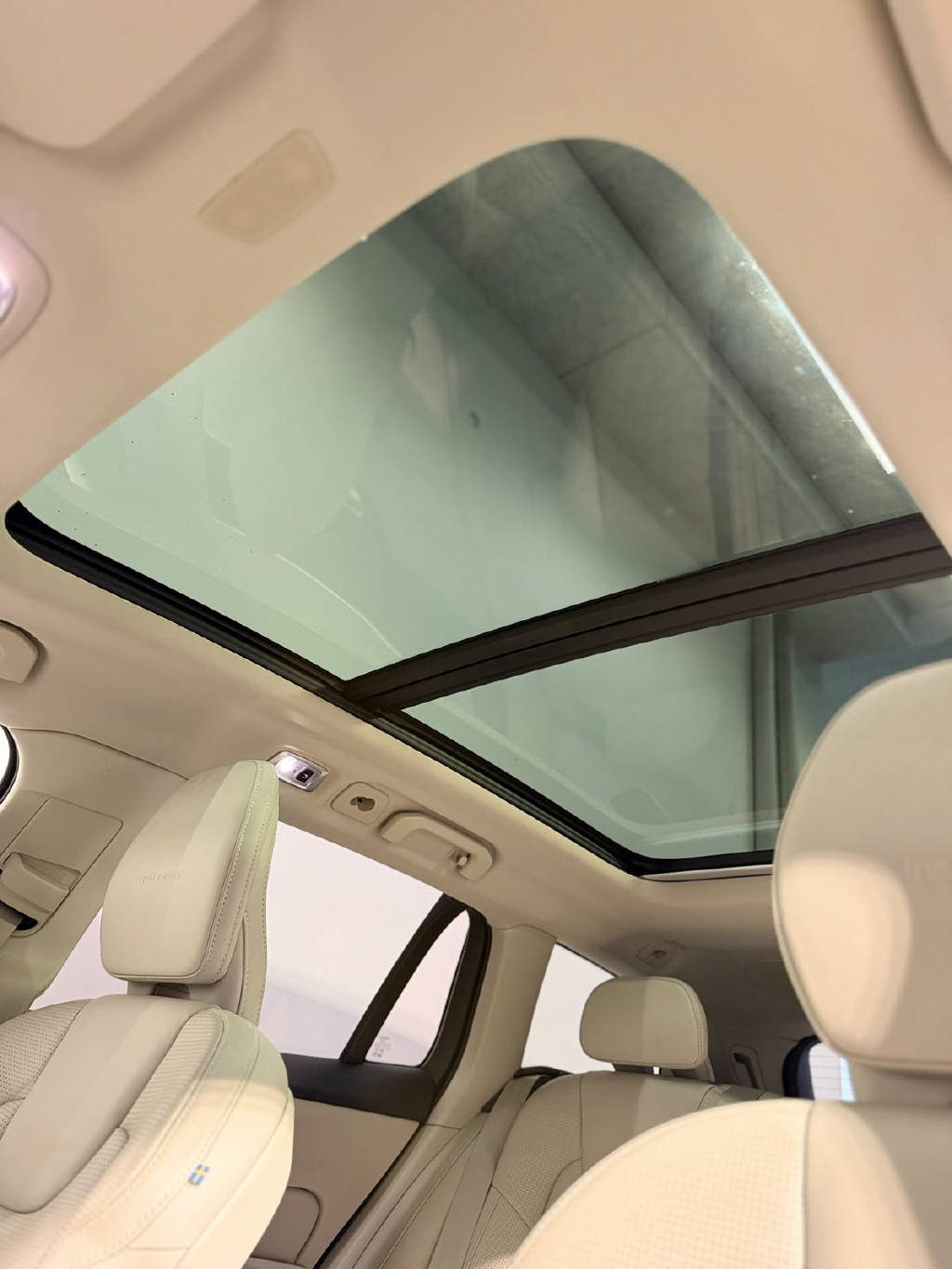 VOLVO V60 2.0 T6 Inscription AWD-image-9