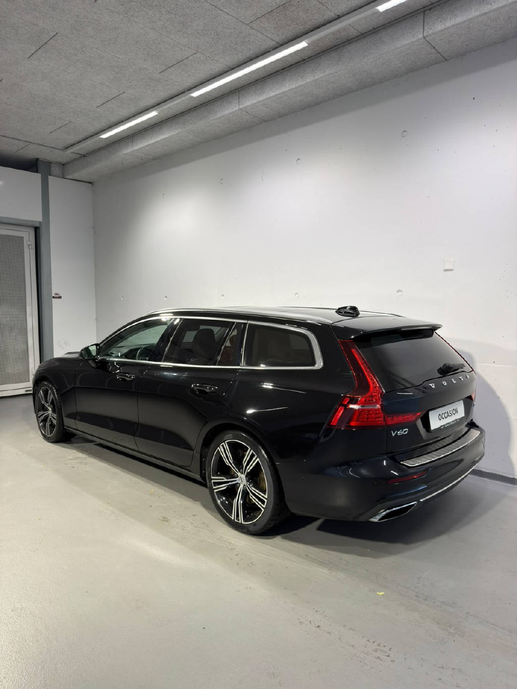 VOLVO V60 2.0 T6 Inscription AWD-image-3