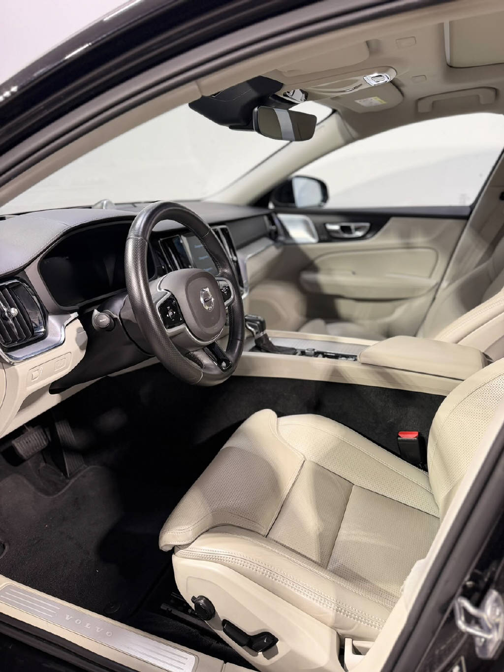 VOLVO V60 2.0 T6 Inscription AWD-image-7