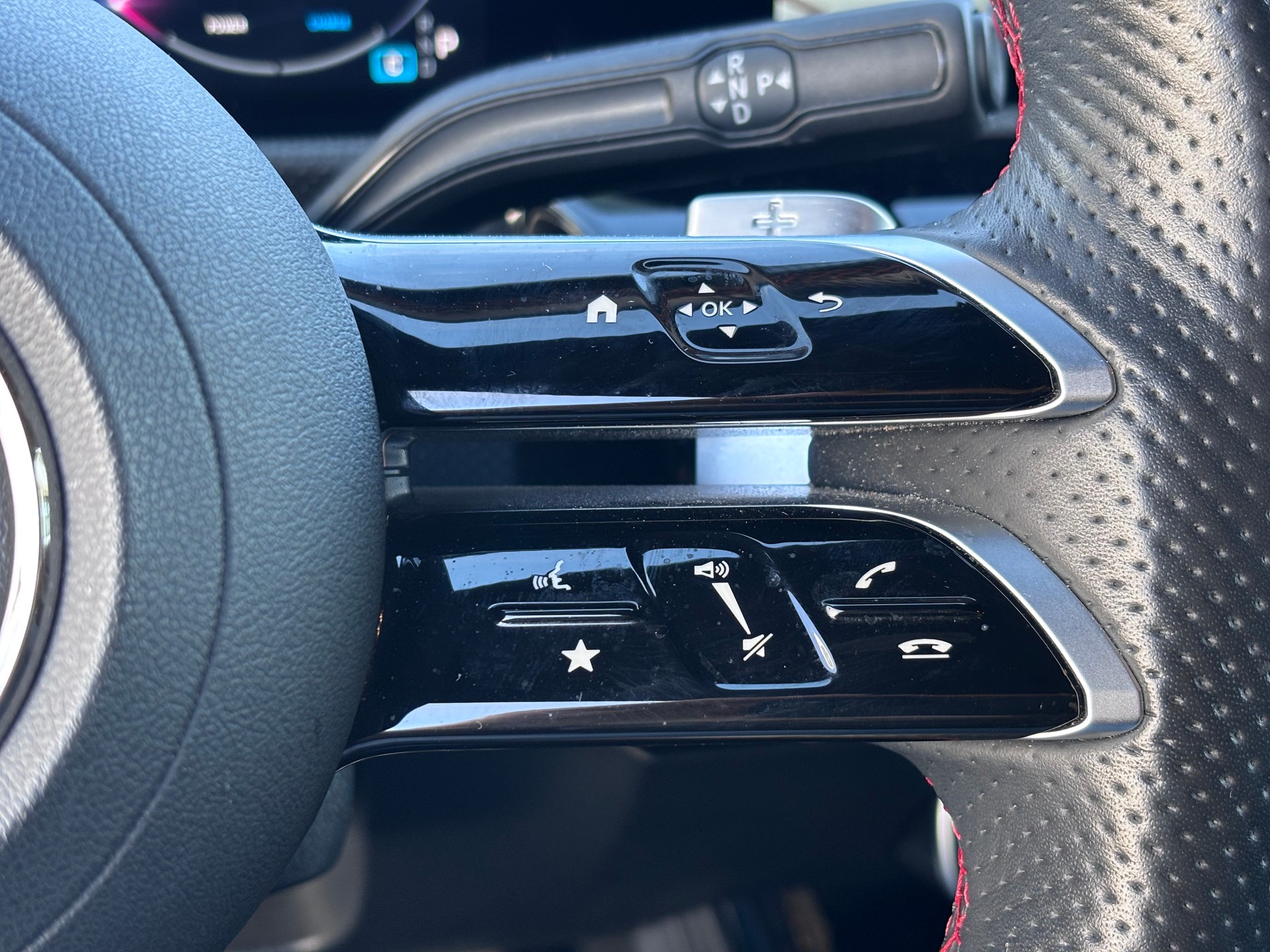 MERCEDES-BENZ A 220 4Matic 8G-DCT-image-18