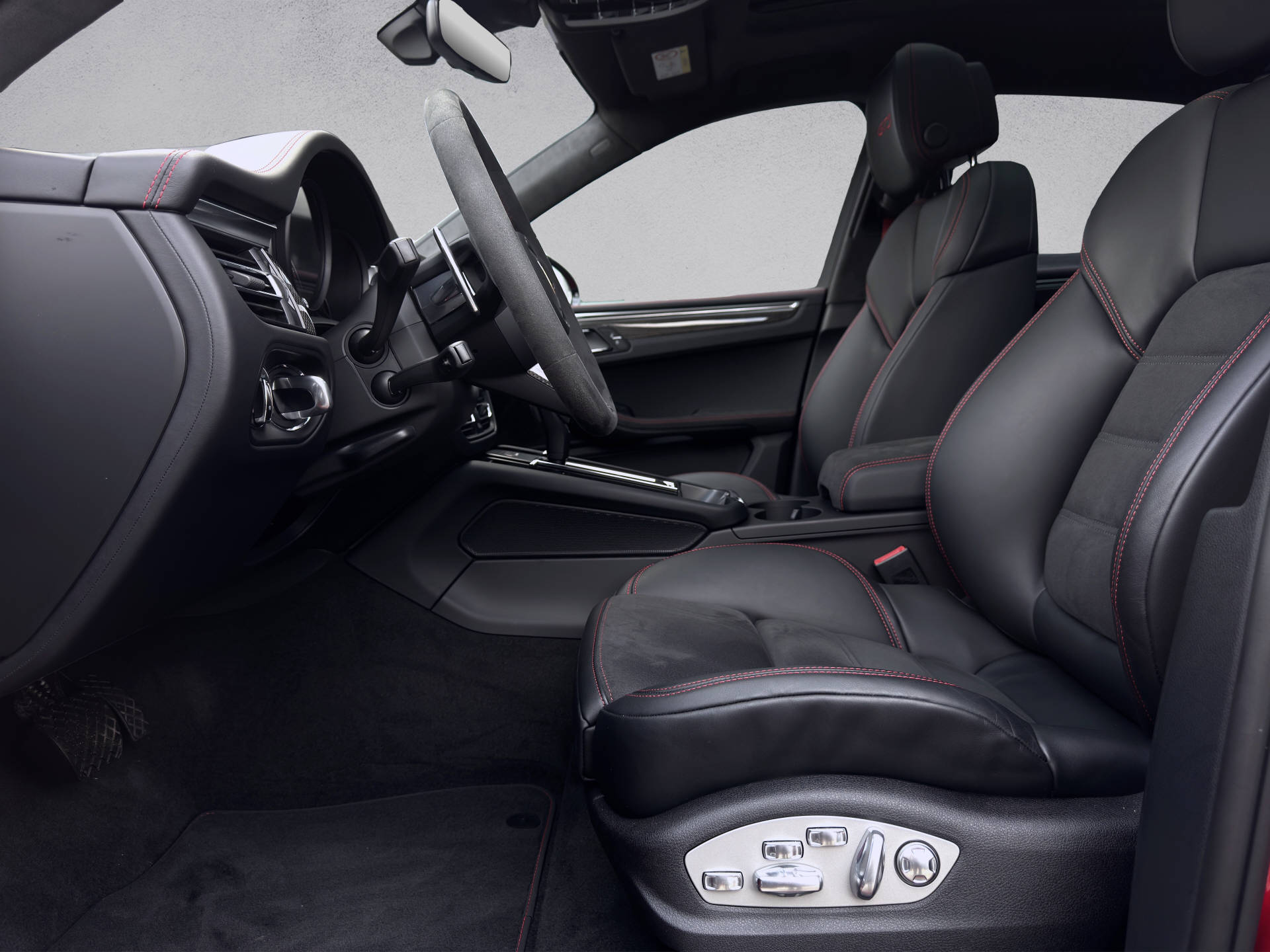 PORSCHE Macan GTS-image-6