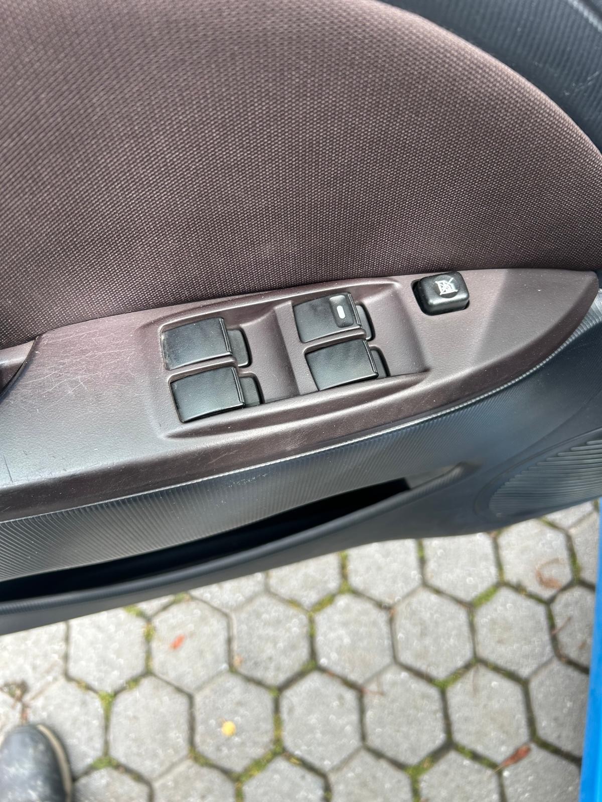 MITSUBISHI i MiEV-image-9