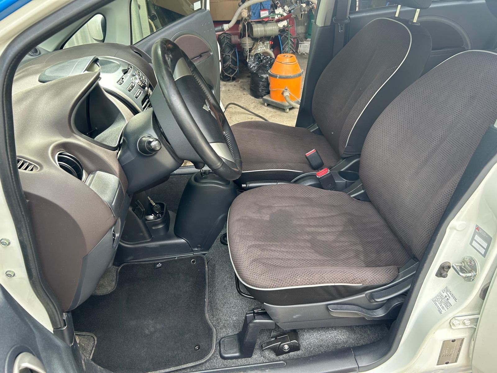 MITSUBISHI i MiEV-image-11