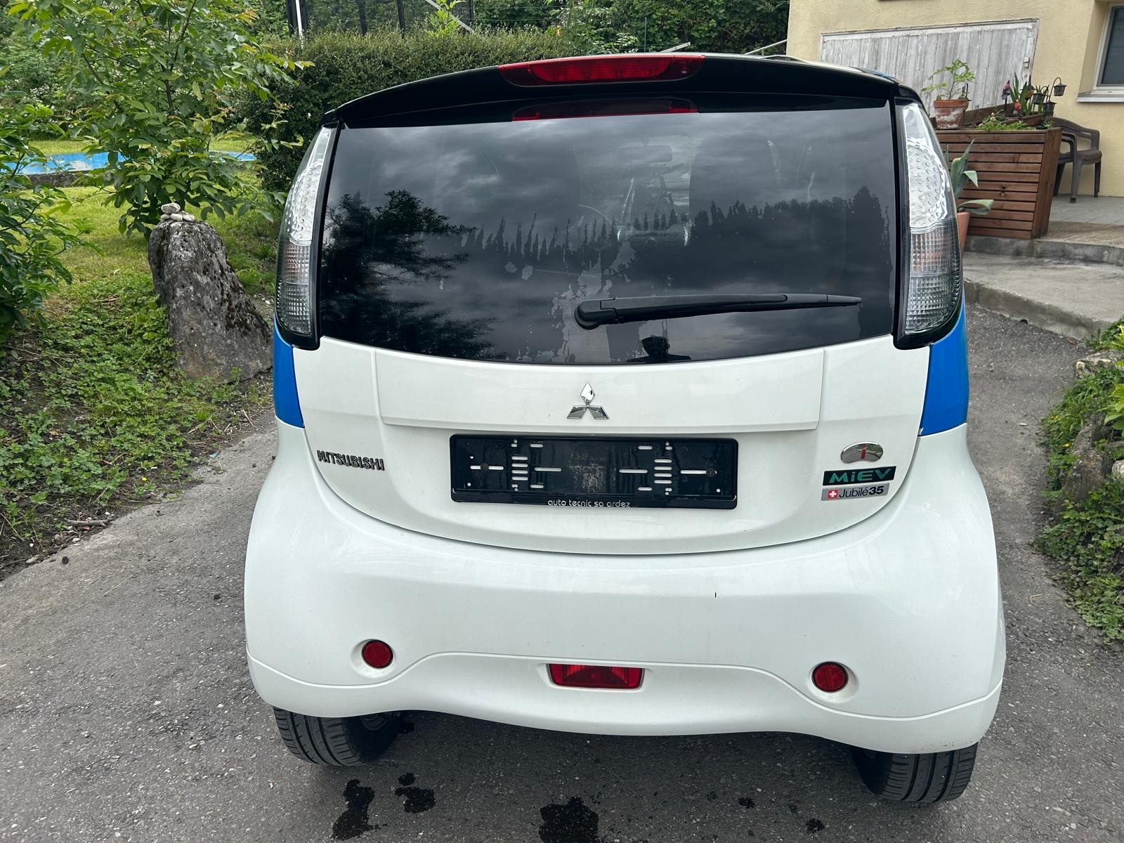 MITSUBISHI i MiEV-image-4