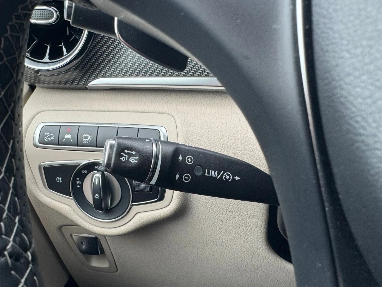 MERCEDES-BENZ V 300 d lang Swiss Edition 4Matic 9G-Tronic AMG Line-image-10