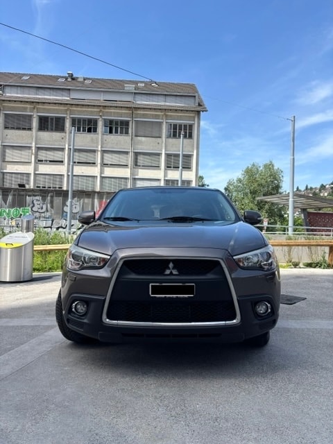 MITSUBISHI 1.8 DID Inform 4x4-image-2
