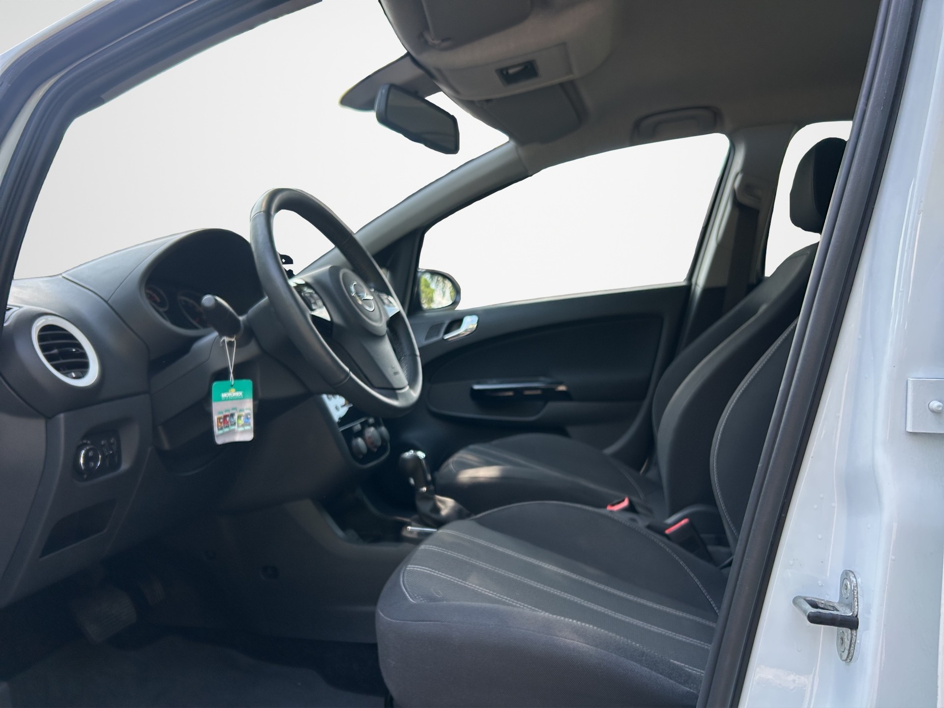 OPEL Corsa 1.4 TP Color Edition-image-3