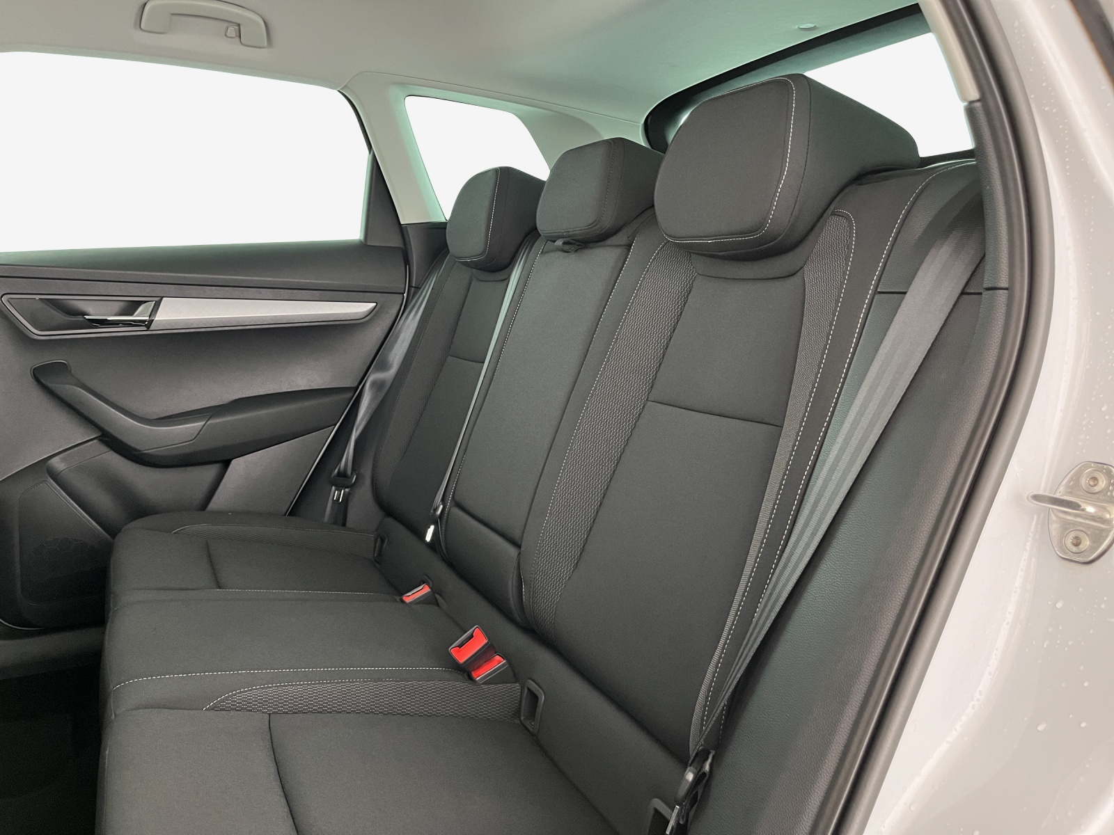 SKODA Karoq 2.0 TDI CR Selection 4x4 DSG-image-14