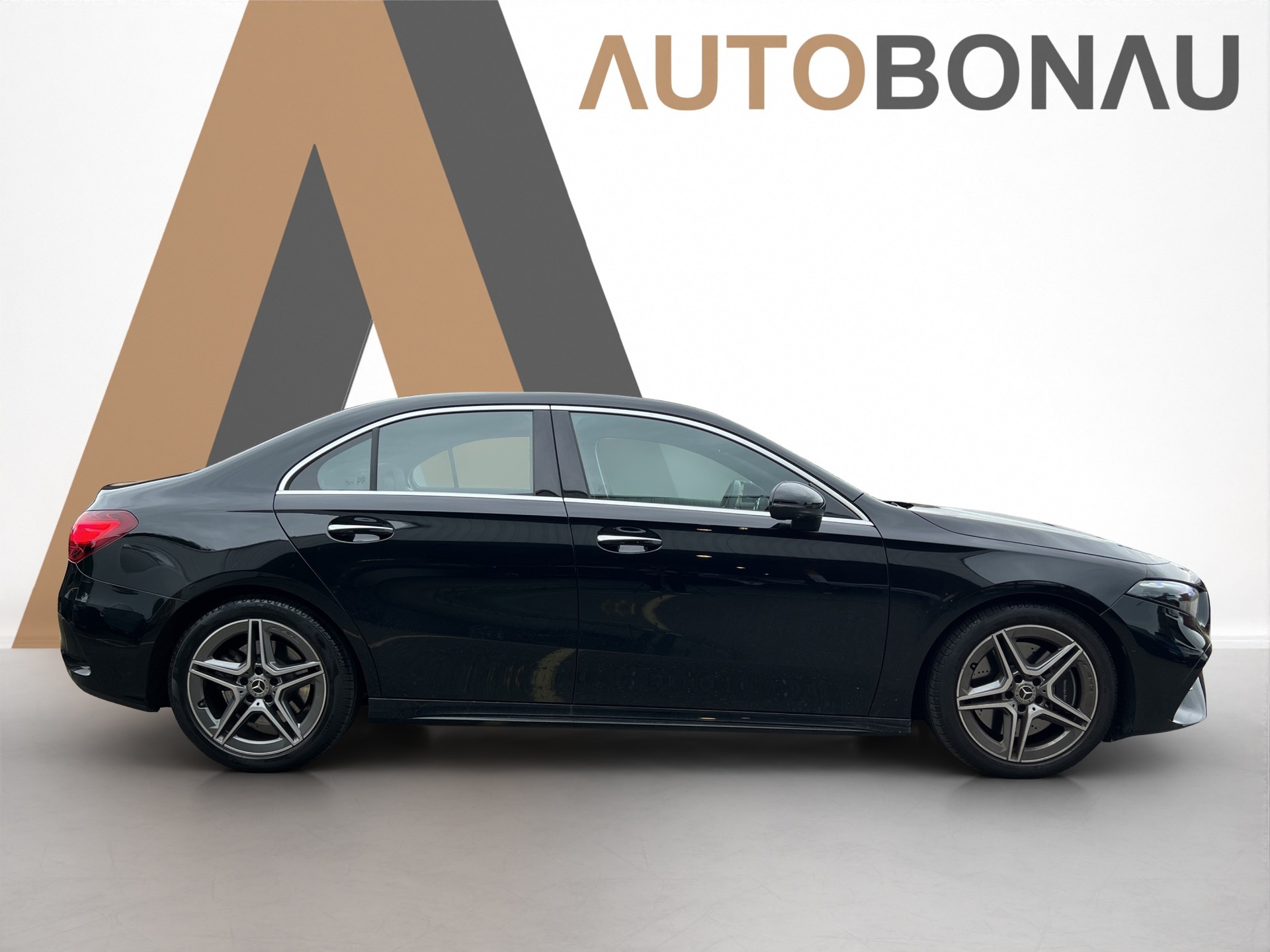 MERCEDES-BENZ A 250 AMG Line 4 Matic Limousine-image-5