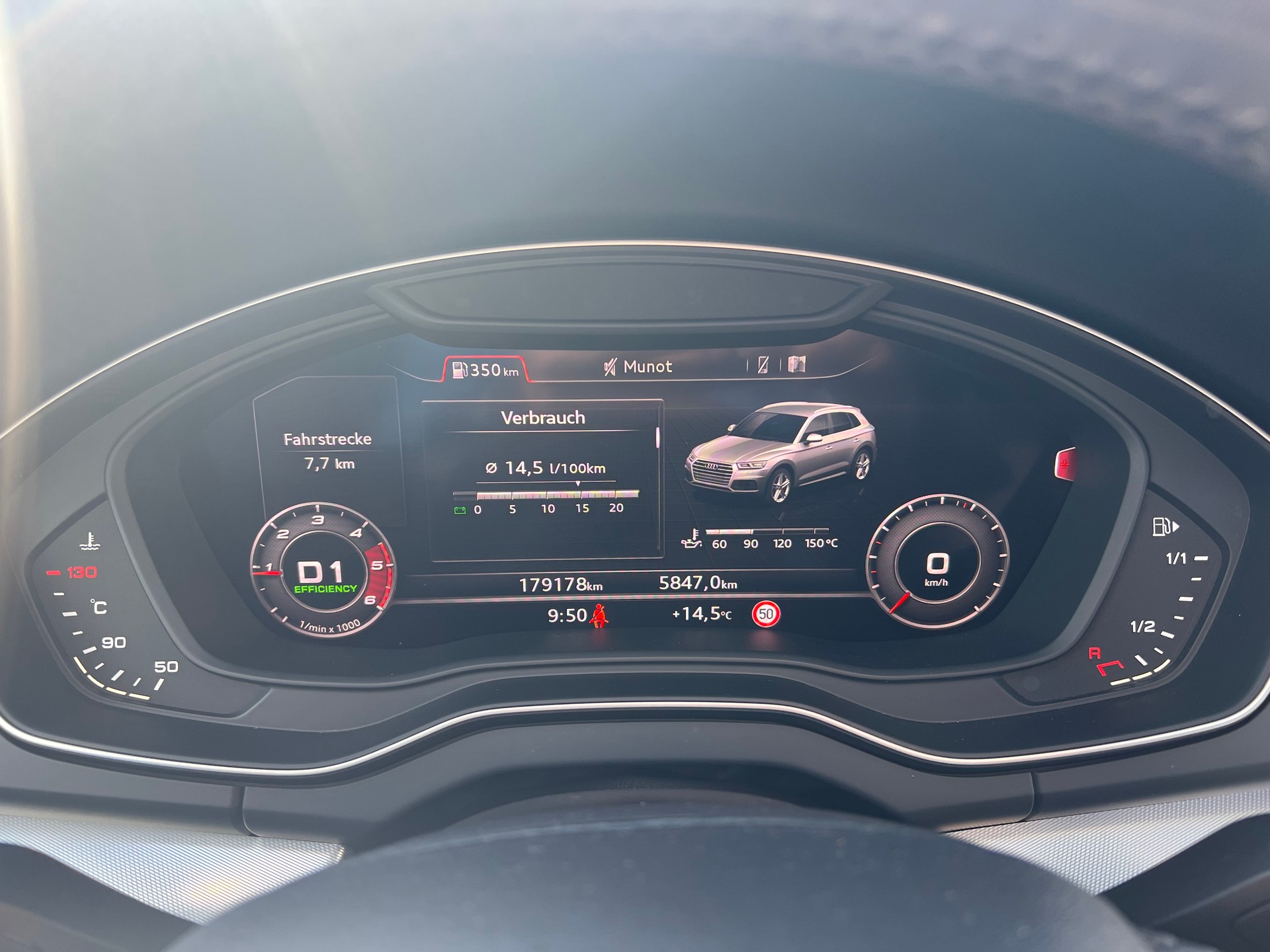 AUDI Q5 2.0 TDI sport quattro-image-17