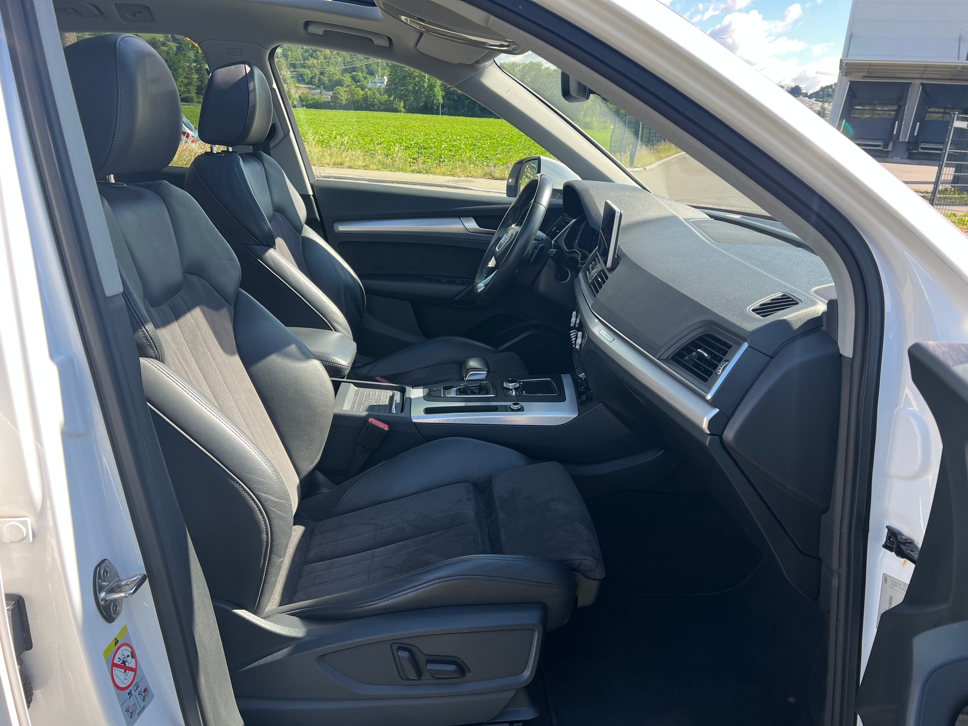AUDI Q5 2.0 TDI sport quattro-image-18