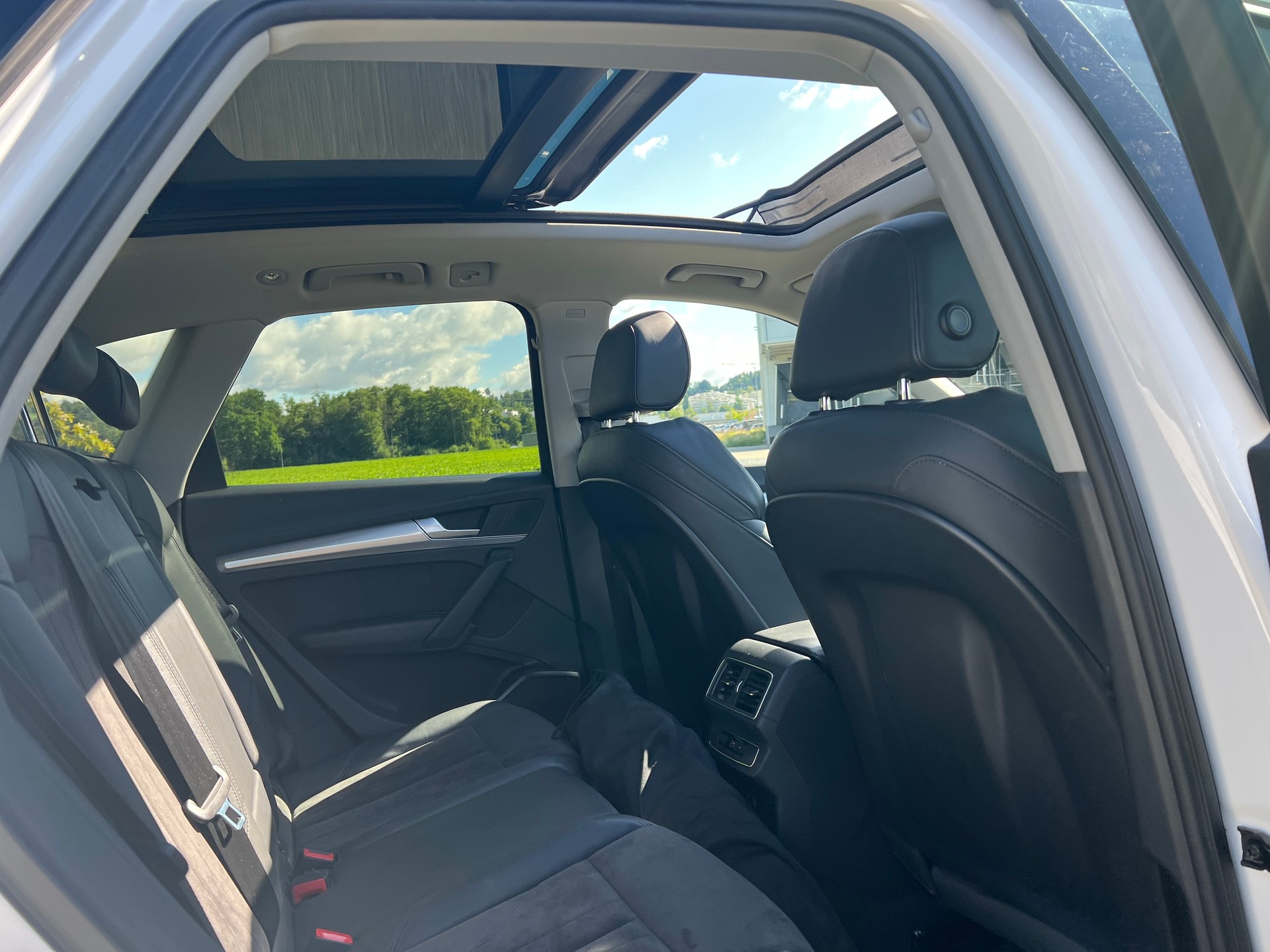 AUDI Q5 2.0 TDI sport quattro-image-22