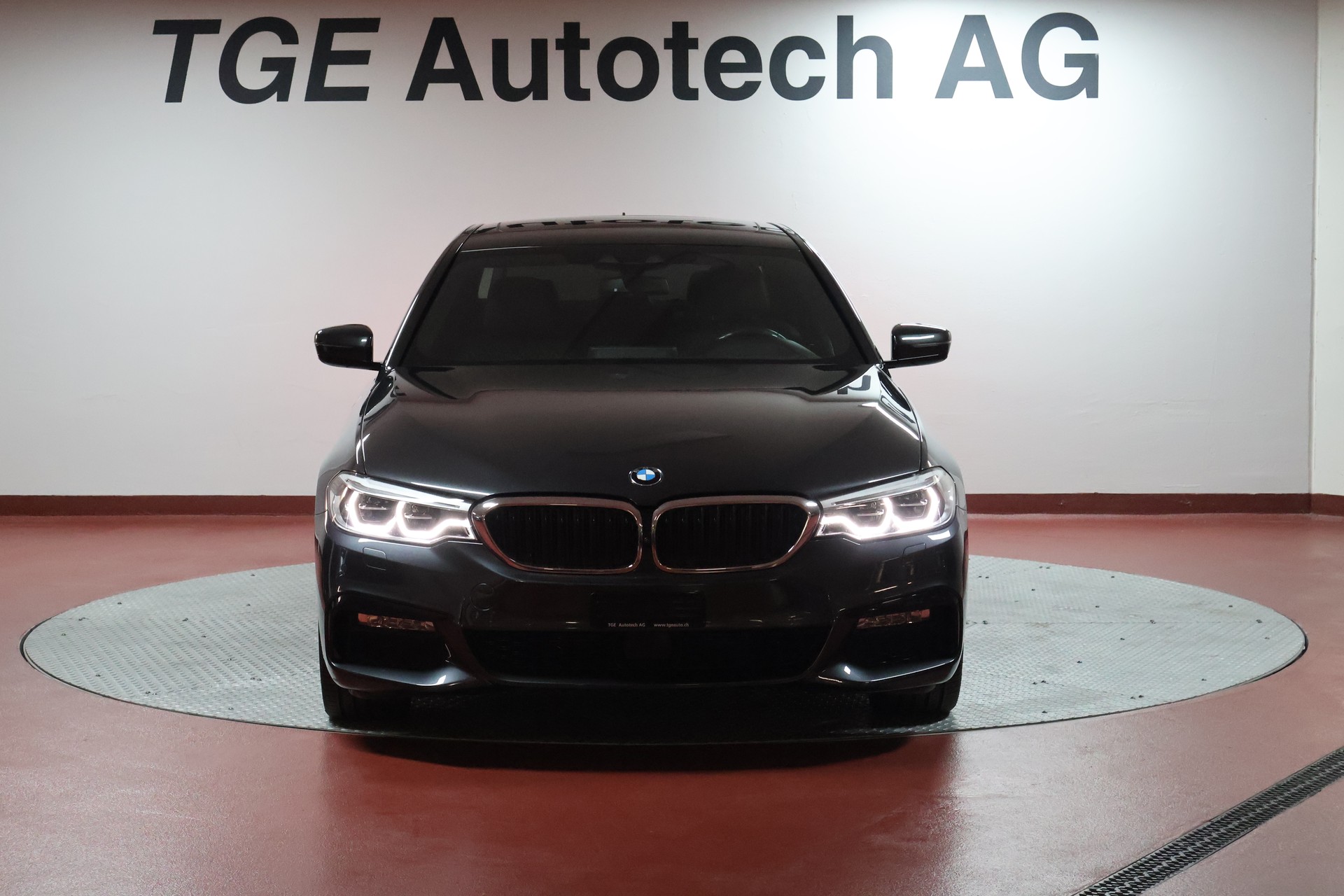 BMW 540d xDrive Steptronic M Sport-image-1