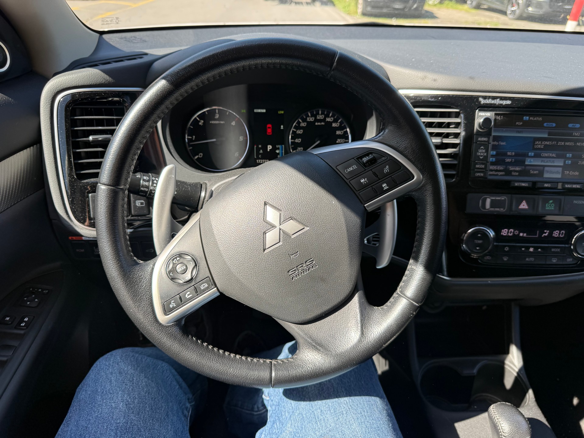 MITSUBISHI Outlander 2.2 DID Navigator Safety 4WD Automatic-image-9