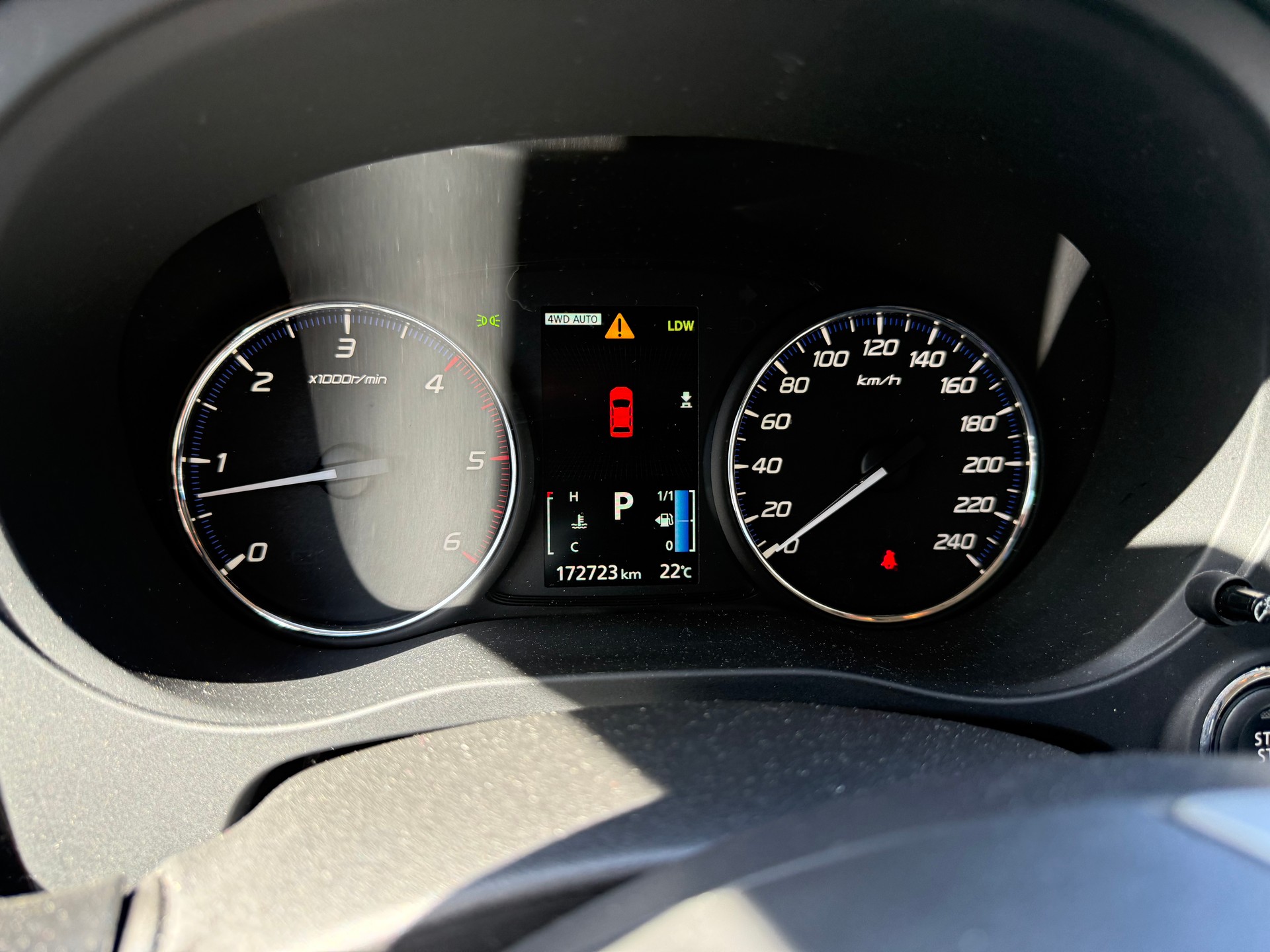 MITSUBISHI Outlander 2.2 DID Navigator Safety 4WD Automatic-image-10