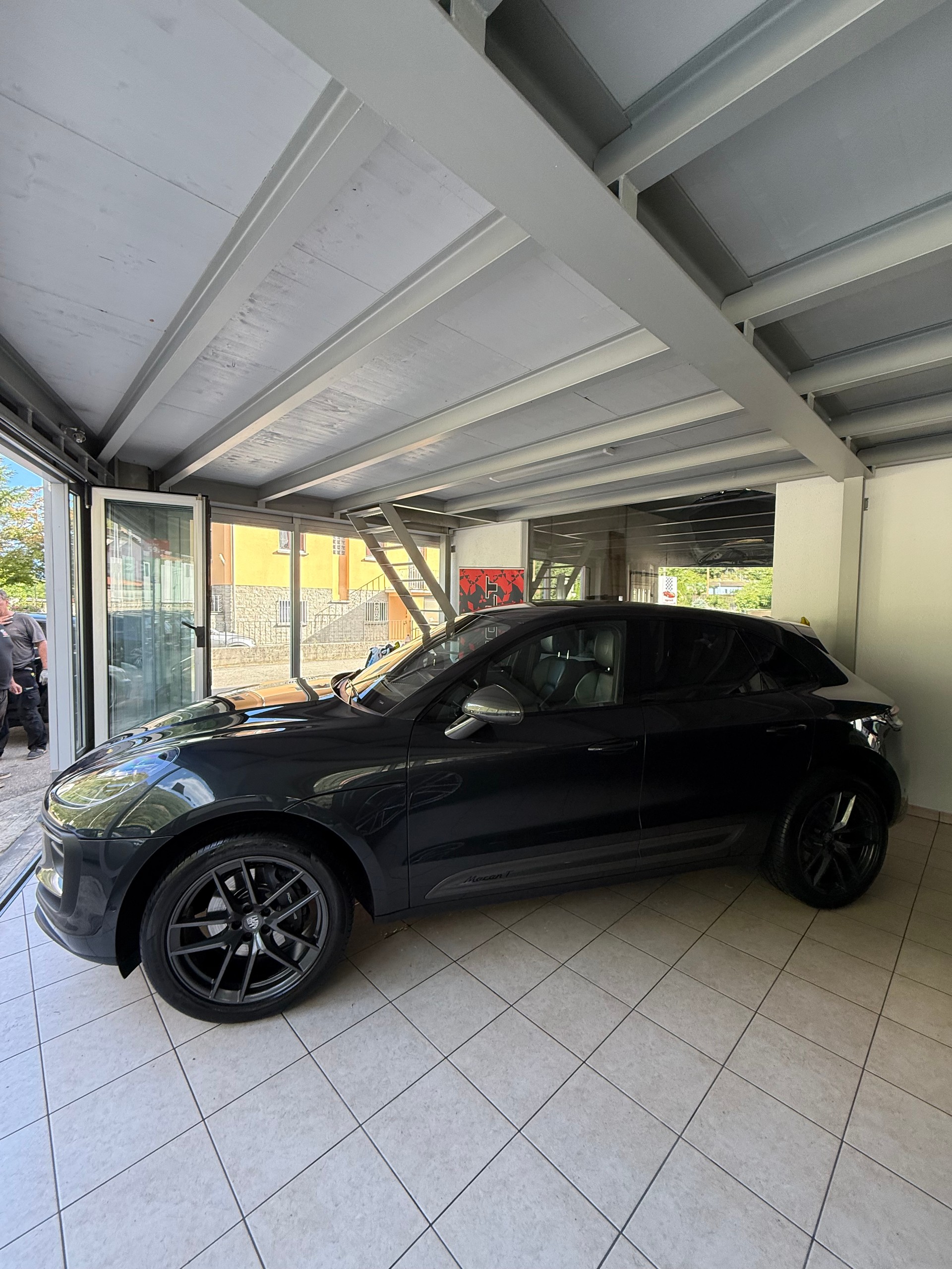 PORSCHE Macan PDK-image-2