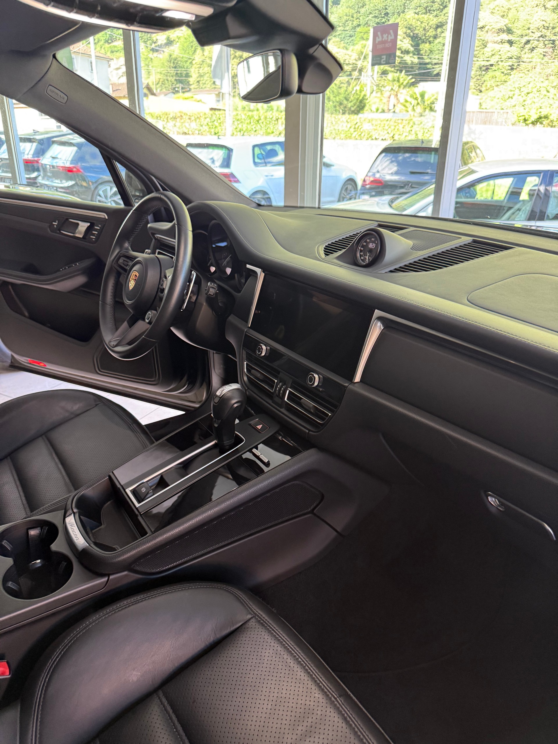 PORSCHE Macan PDK-image-12
