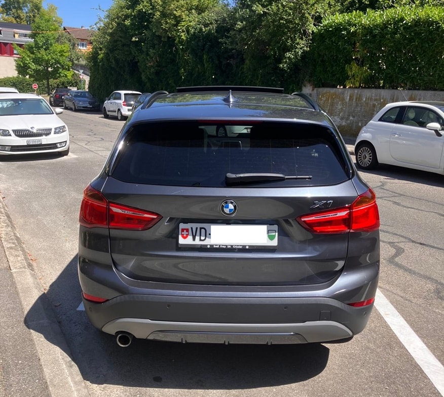 BMW 18d xDrive-image-1