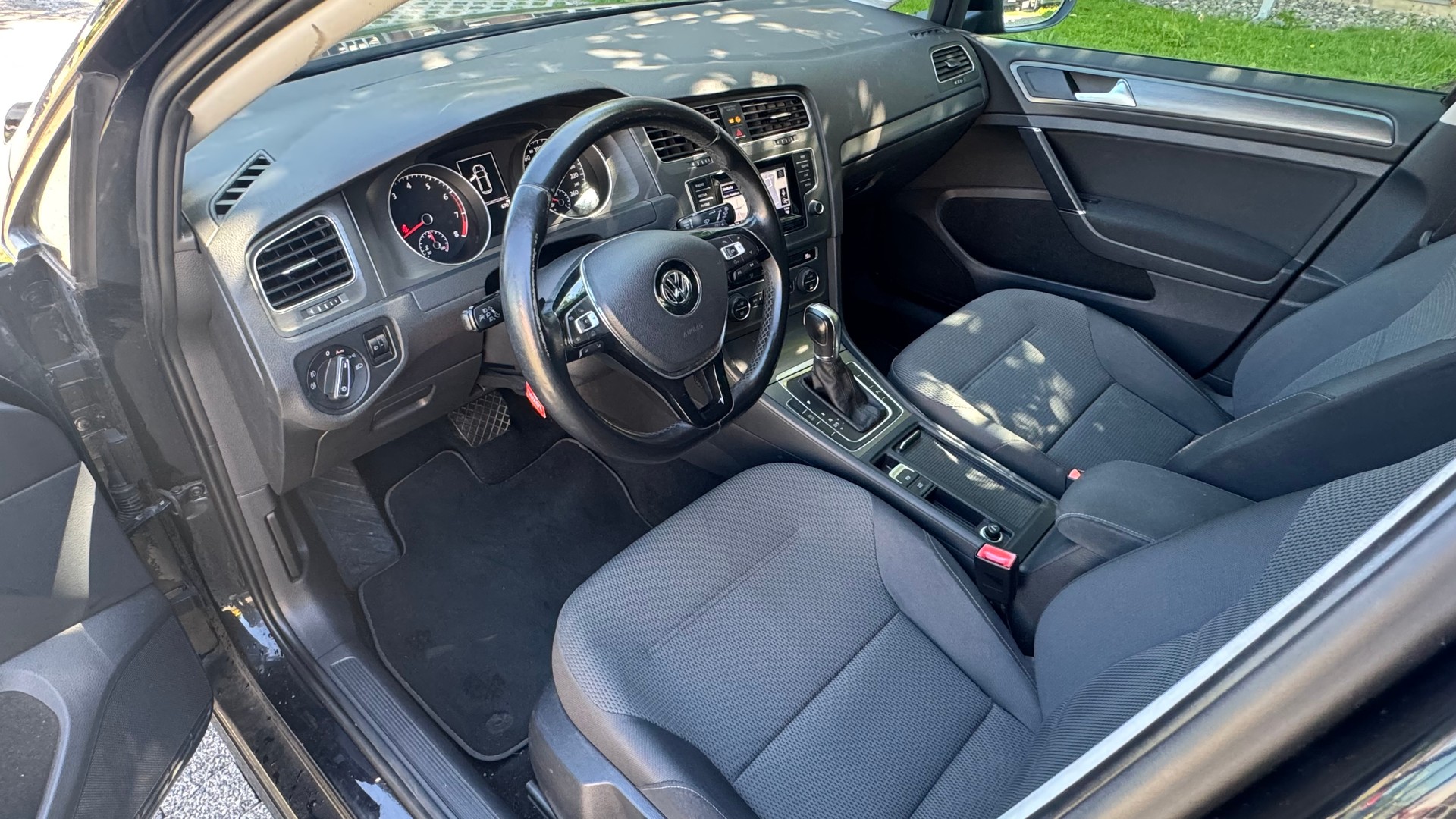 VW Golf 1.4 TSI Trendline DSG-image-5