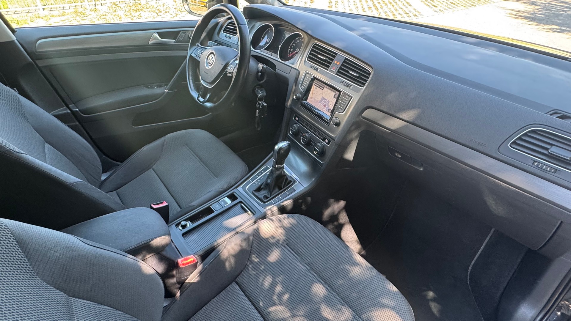 VW Golf 1.4 TSI Trendline DSG-image-8