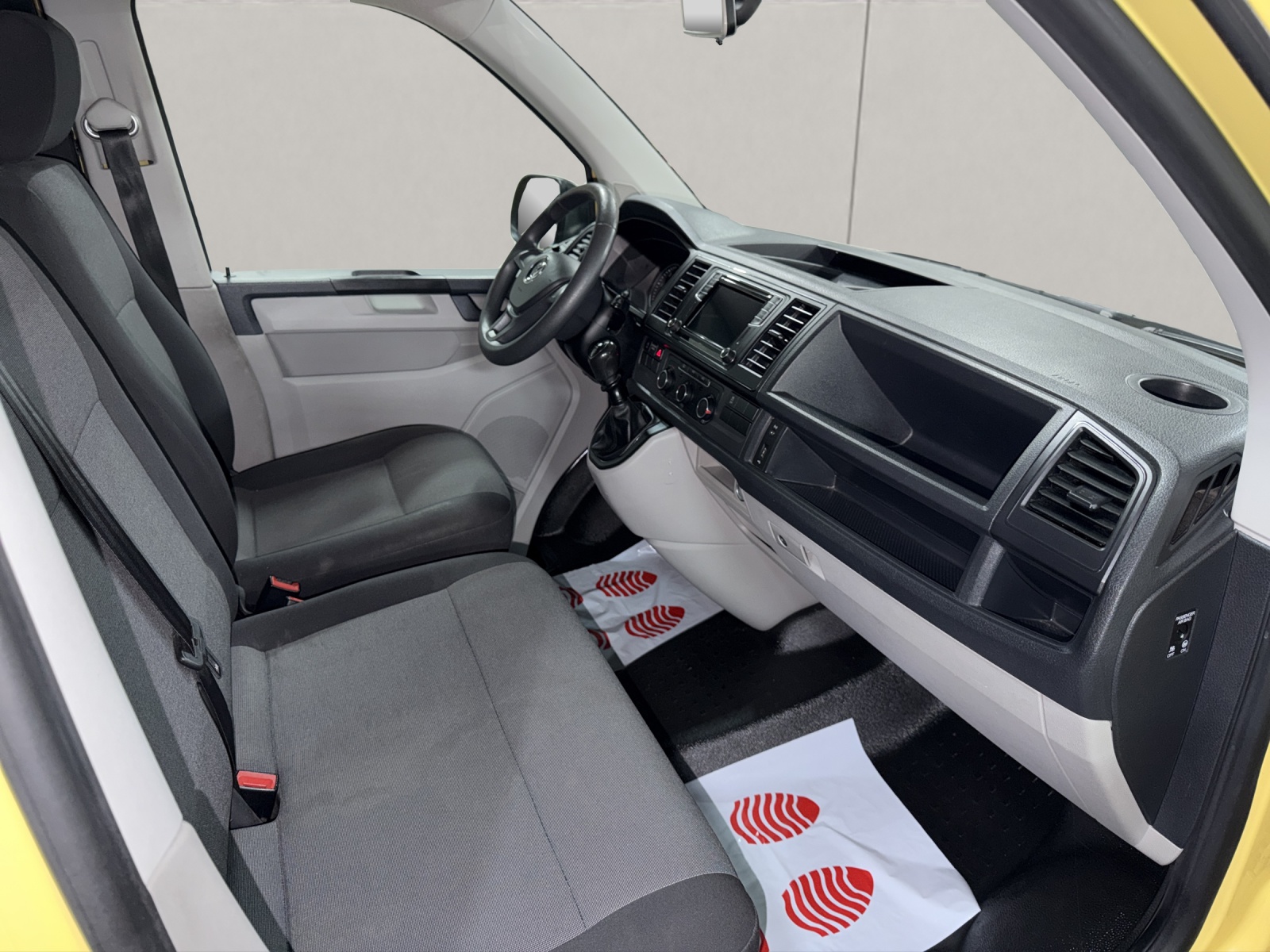 VW T6 2.0 TDI 4Motion Lang Version ( Mit AHK / Regale )-image-11