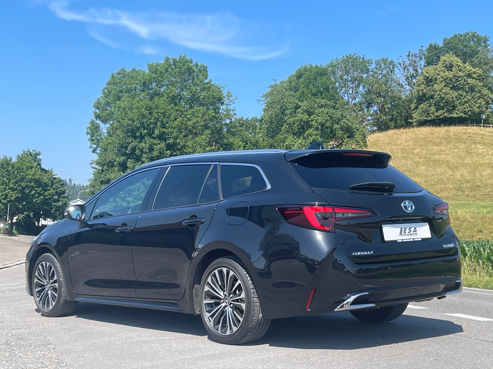 TOYOTA Corolla Touring Sports 2.0 HSD Trend e-CVT-image-2