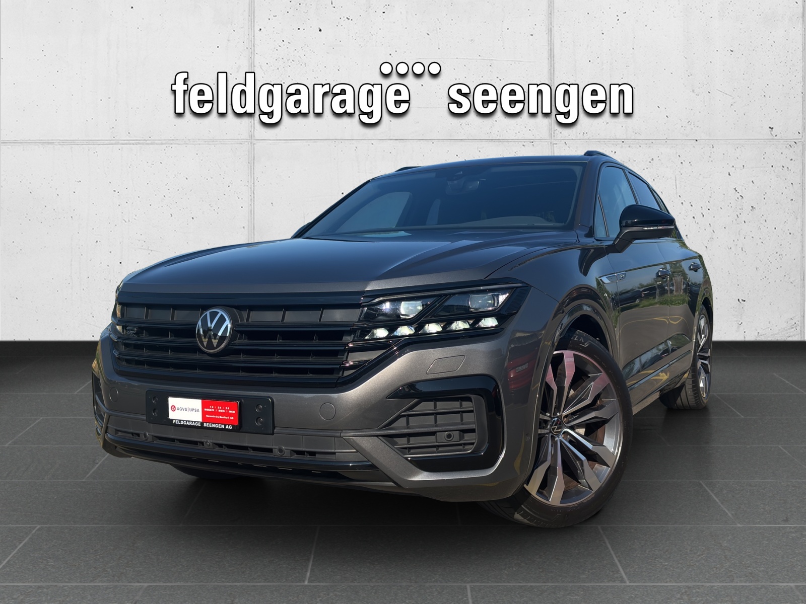 VW Touareg 3.0 TDI R Line Tiptronic mit AHK & Panorama-Ausstell-/Schiebedach-image-0