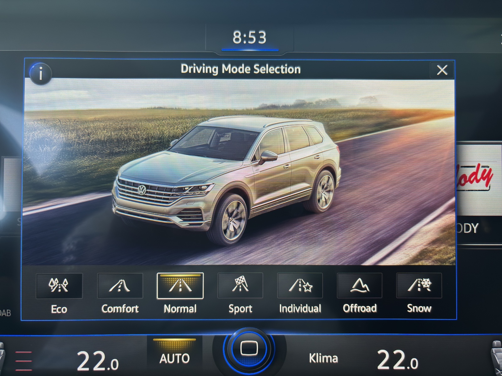 VW Touareg 3.0 TDI R Line Tiptronic mit AHK & Panorama-Ausstell-/Schiebedach-image-22