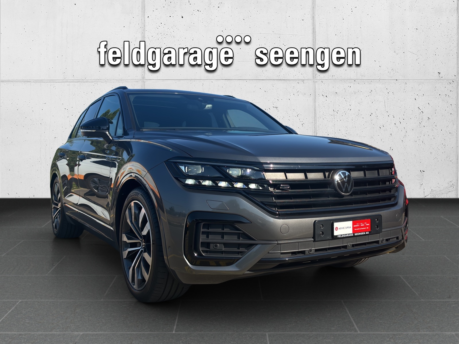 VW Touareg 3.0 TDI R Line Tiptronic mit AHK & Panorama-Ausstell-/Schiebedach-image-2