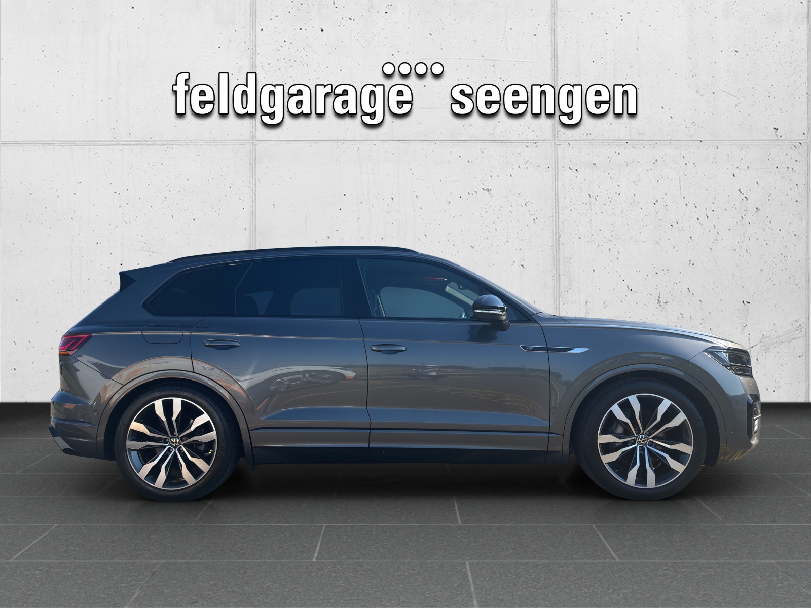 VW Touareg 3.0 TDI R Line Tiptronic mit AHK & Panorama-Ausstell-/Schiebedach-image-3